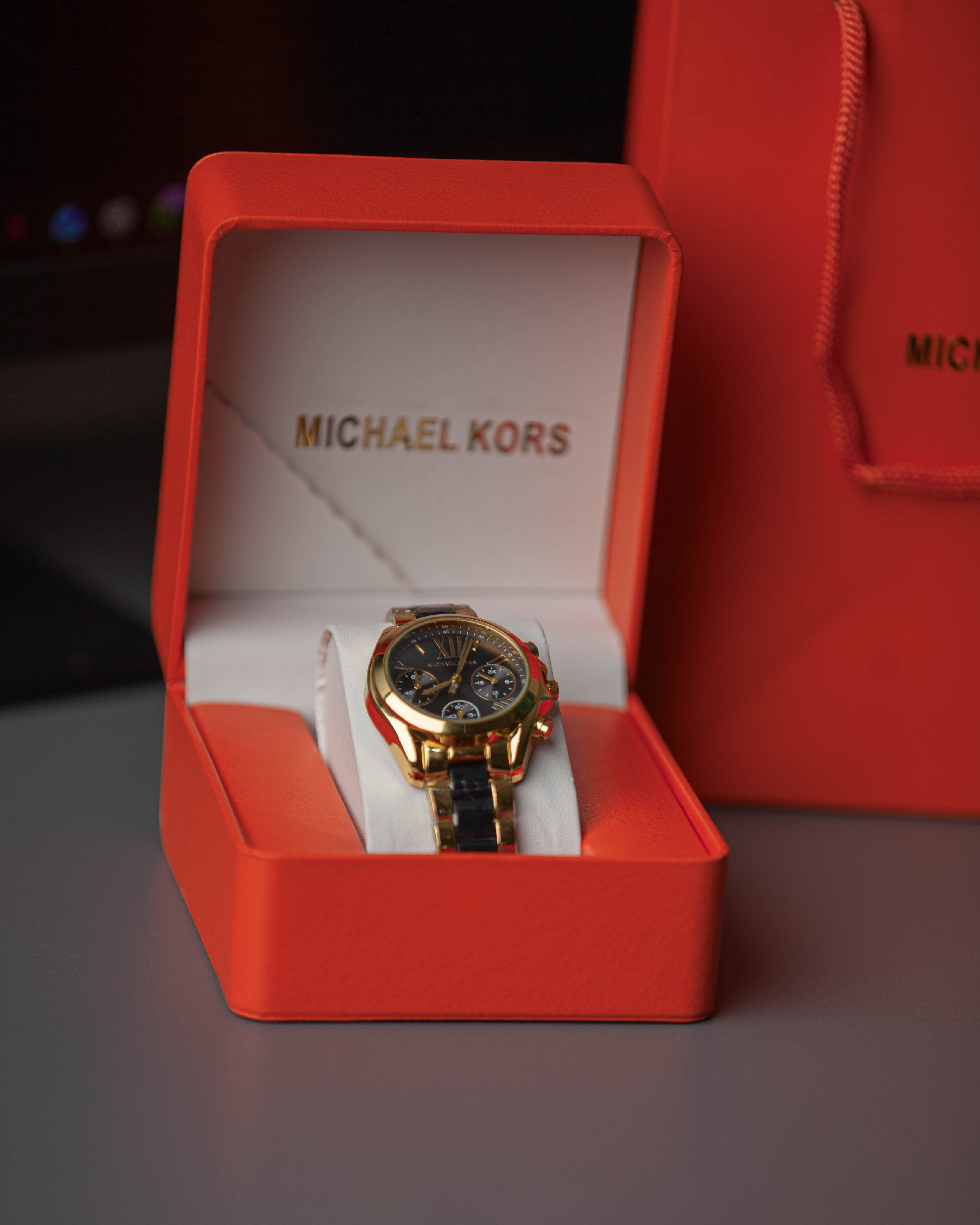 Michael Kors MK 5907 Bradshaw chronograph view 2