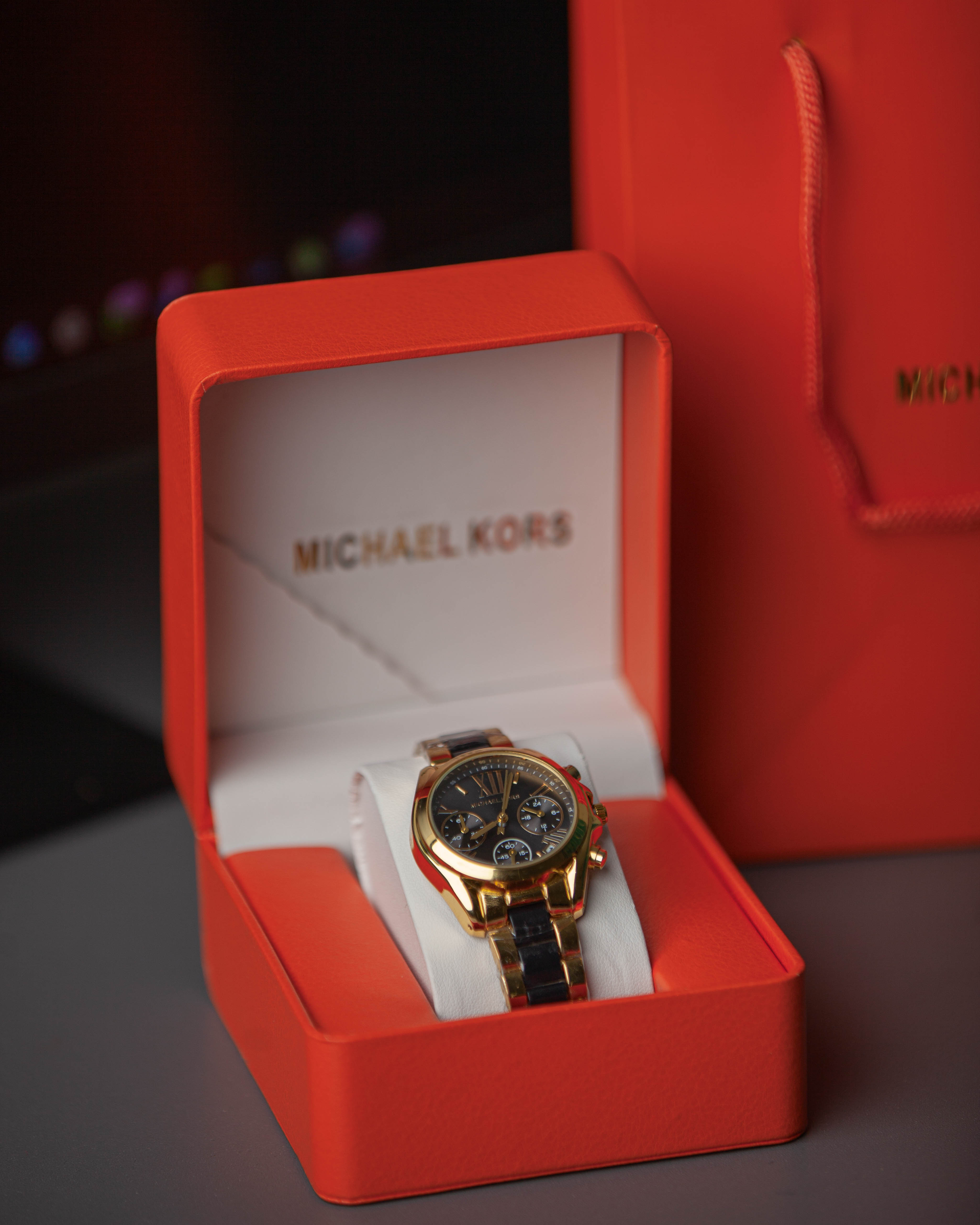 Michael Kors MK 5907 Bradshaw chronograph view 4