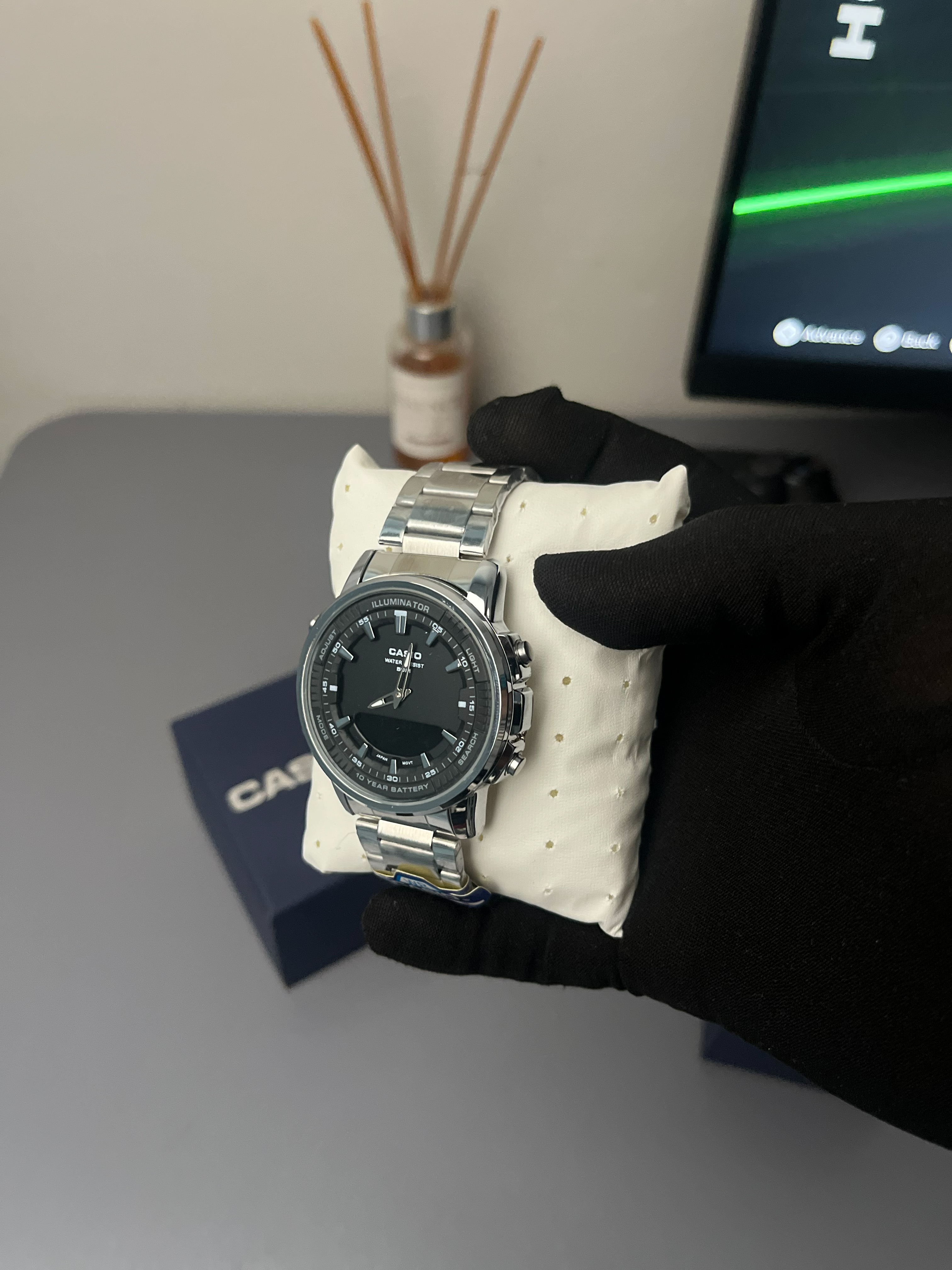 CASIO G-SHOCK AMW-880D-1AV | Black Dials view 2